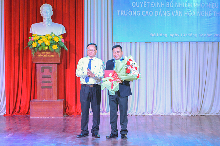 Bổ nhiệm ông Trần Khánh Chung giữ chức vụ Phó Hiệu trưởng Cao đẳng Văn hoá  Nghệ thuật Đà Nẵng